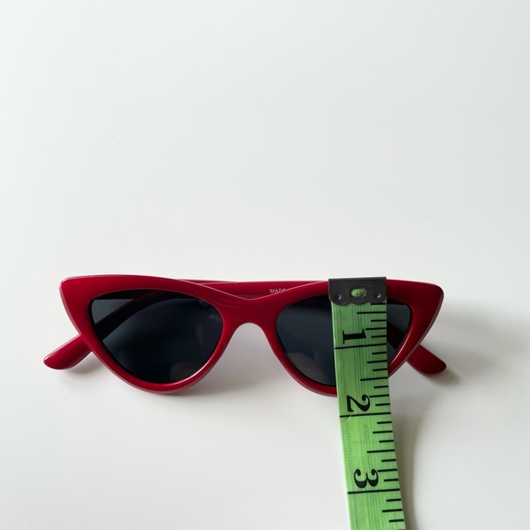 A.J. Morgan Cat-Eye Sunglasses - Picture 3 of 6